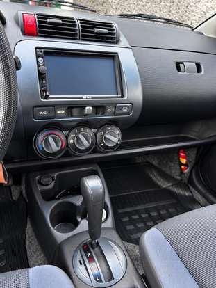 HONDA-FIT-2004
