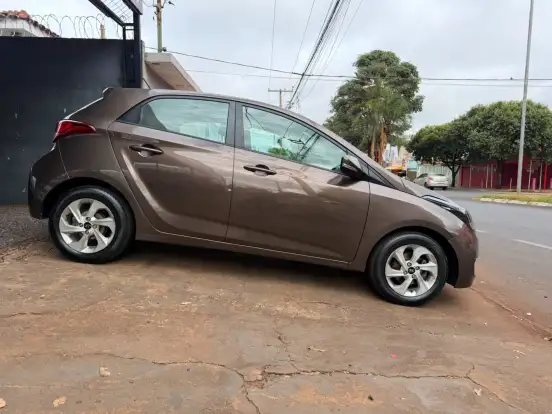 HYUNDAI-HB20-2016