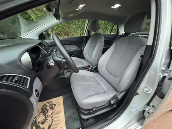 HYUNDAI-HB20S-2017