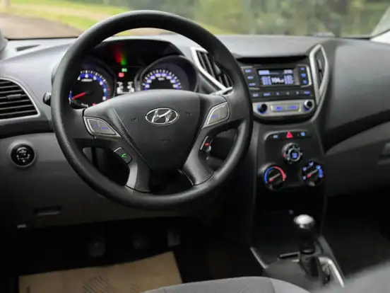 HYUNDAI-HB20S-2017