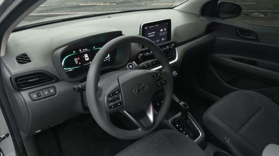 HYUNDAI-HB20S-2025