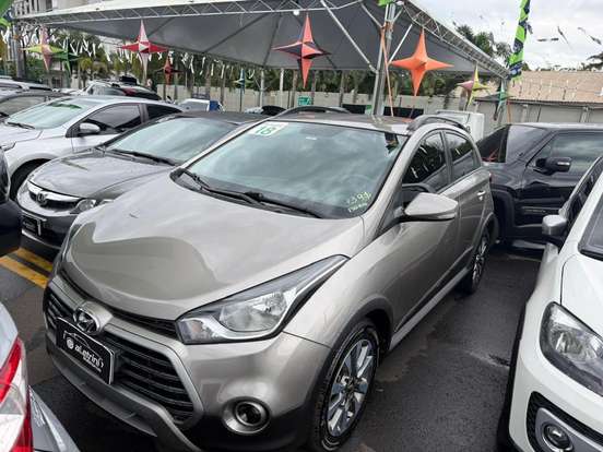 HYUNDAI-HB20X-2017