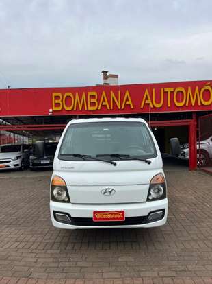HYUNDAI-HR-2.5 LONGO SEM CAÇAMBA 4X2 16V 130CV TURBO INTERCOOLER DIESEL 2P MANUAL HYUNDAI-HR-2015