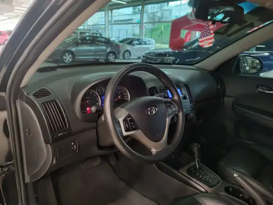 HYUNDAI-I30-2011