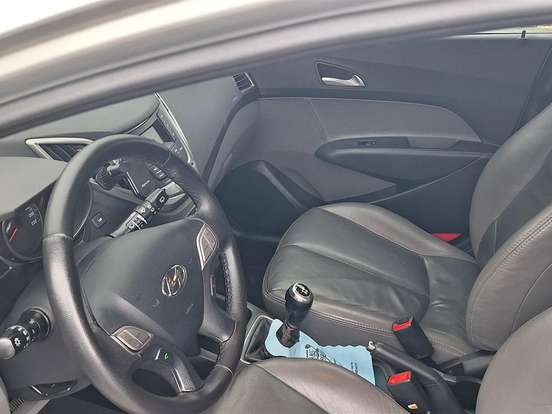HYUNDAI-HB20-1.6 PREMIUM 16V FLEX 4P MANUAL HYUNDAI-HB20-2013