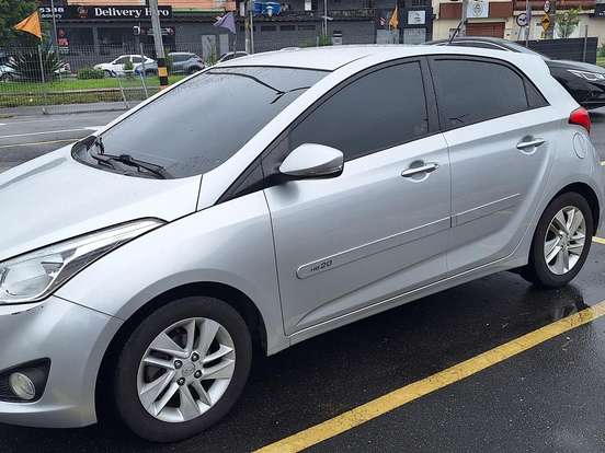 HYUNDAI-HB20-1.6 PREMIUM 16V FLEX 4P MANUAL HYUNDAI-HB20-2013