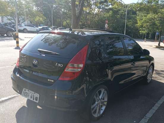 HYUNDAI-I30-2.0 MPFI GLS 16V GASOLINA 4P AUTOMÁTICO HYUNDAI-I30-2011