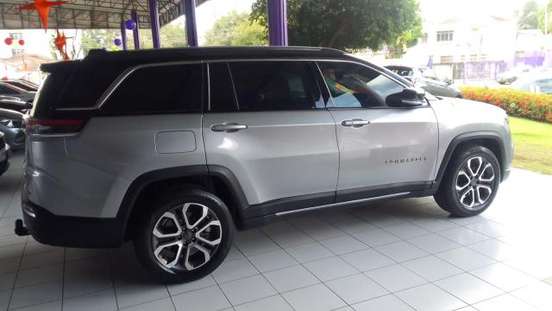 JEEP-COMMANDER-2023