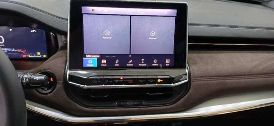 JEEP-COMMANDER-2024