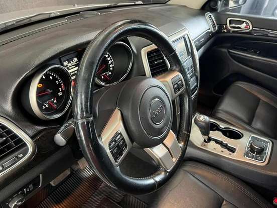 JEEP-GRAND CHEROKEE-3.6 LAREDO 4X4 V6 24V GASOLINA 4P AUTOMÁTICO JEEP-GRAND CHEROKEE-2011