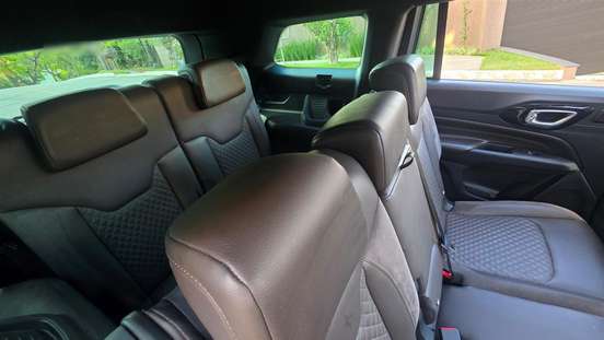 JEEP-COMMANDER-2022