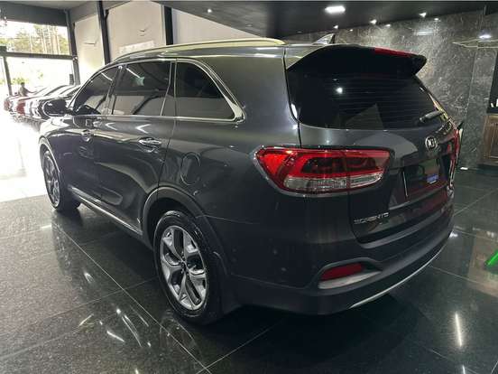 KIA-SORENTO-3.3 V6 GASOLINA EX 7L AUTOMATICO KIA-SORENTO-2016