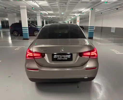 MERCEDES-BENZ-A 200-2019