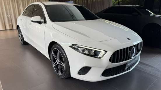 MERCEDES-BENZ-A 200-2019