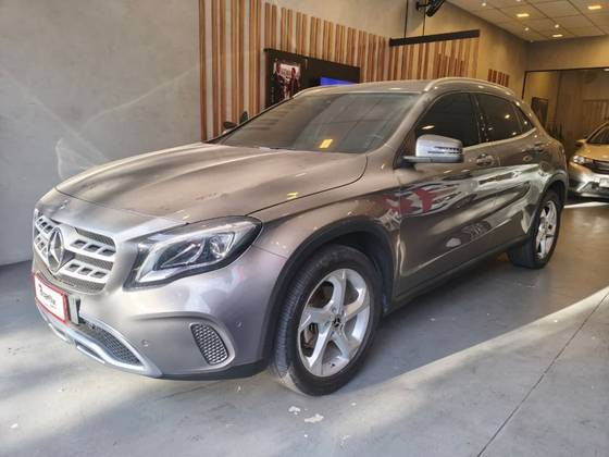 MERCEDES-BENZ GLA 200 1.6 CGI FLEX ADVANCE 7G-DCT