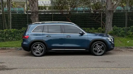 MERCEDES-BENZ-GLB 200-2020