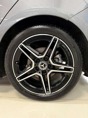 MERCEDES-BENZ-CLA 200-2025