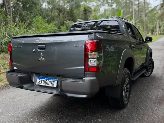 MITSUBISHI-L200 TRITON-2.4 16V TURBO DIESEL SPORT OUTDOOR GLS CD 4P 4X4 AUTOMÁTICO MITSUBISHI-L200 TRITON-2024