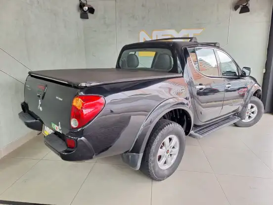MITSUBISHI-L200 TRITON-3.5 HPE 4X4 CD V6 24V FLEX 4P AUTOMÁTICO MITSUBISHI-L200 TRITON-2013