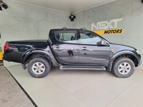 MITSUBISHI-L200 TRITON-3.5 HPE 4X4 CD V6 24V FLEX 4P AUTOMÁTICO MITSUBISHI-L200 TRITON-2013