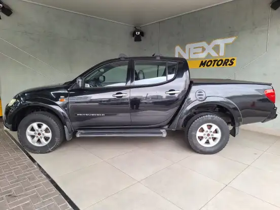 MITSUBISHI-L200 TRITON-3.5 HPE 4X4 CD V6 24V FLEX 4P AUTOMÁTICO MITSUBISHI-L200 TRITON-2013