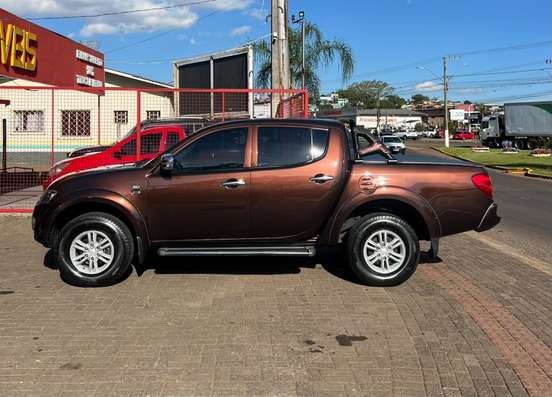 MITSUBISHI-L200 TRITON-3.2 HPE 4X4 CD 16V TURBO INTERCOOLER DIESEL 4P AUTOMÁTICO MITSUBISHI-L200 TRITON-2015