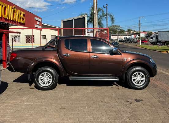 MITSUBISHI-L200 TRITON-3.2 HPE 4X4 CD 16V TURBO INTERCOOLER DIESEL 4P AUTOMÁTICO MITSUBISHI-L200 TRITON-2015