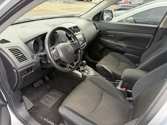 MITSUBISHI-OUTLANDER SPORT-2020