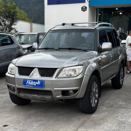 MITSUBISHI PAJERO TR4 2.0 4X2 16V 140CV FLEX 4P MANUAL