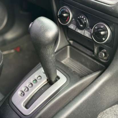 MITSUBISHI-PAJERO TR4-2012