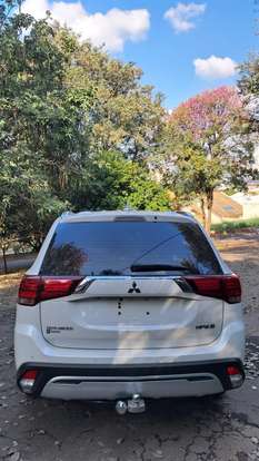 MITSUBISHI-OUTLANDER-2018