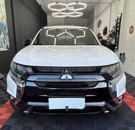 MITSUBISHI OUTLANDER 3.0 MIVEC V6 GASOLINA HPE-S BLACK EDITION AWD AUTOMÁTICO