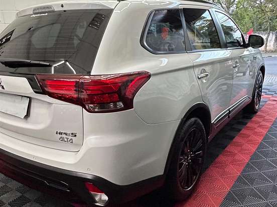 MITSUBISHI-OUTLANDER-3.0 MIVEC V6 GASOLINA HPE-S BLACK EDITION AWD AUTOMÁTICO MITSUBISHI-OUTLANDER-2021