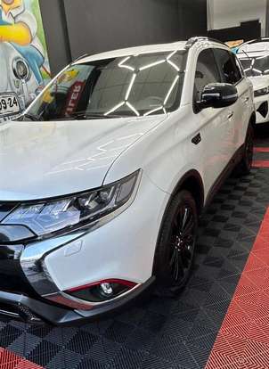 MITSUBISHI-OUTLANDER-2021