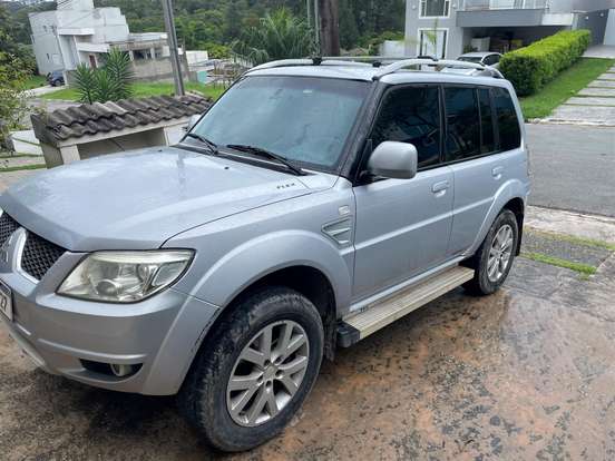 MITSUBISHI-PAJERO TR4-2.0 4X4 16V 140CV FLEX 4P AUTOMÁTICO MITSUBISHI-PAJERO TR4-2010