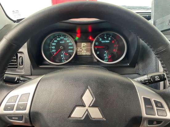 MITSUBISHI-PAJERO TR4-2010