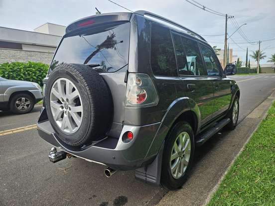 MITSUBISHI-PAJERO TR4-2012