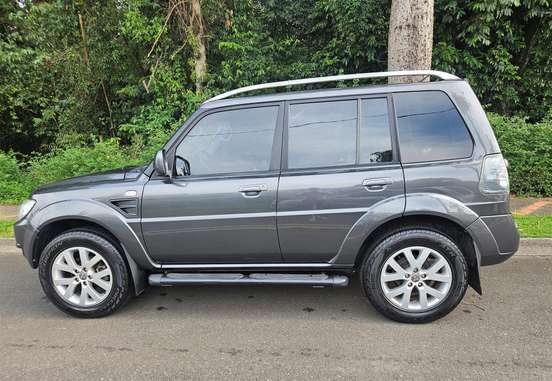 MITSUBISHI-PAJERO TR4-2012
