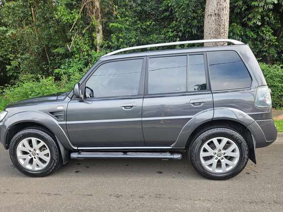 MITSUBISHI-PAJERO TR4-2.0 4X2 16V 140CV FLEX 4P AUTOMÁTICO MITSUBISHI-PAJERO TR4-2012