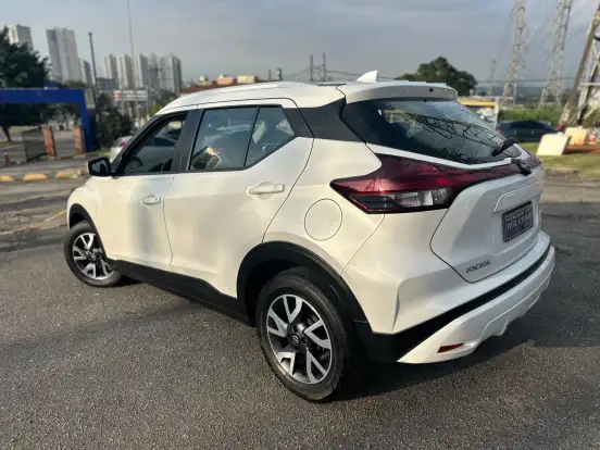 NISSAN-KICKS-2024