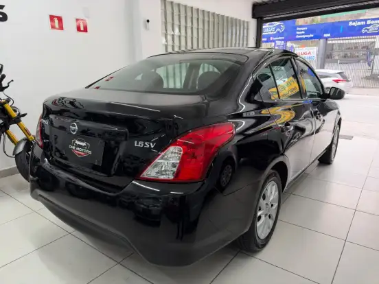 NISSAN-VERSA-2019