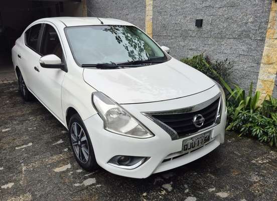 NISSAN-VERSA-2019