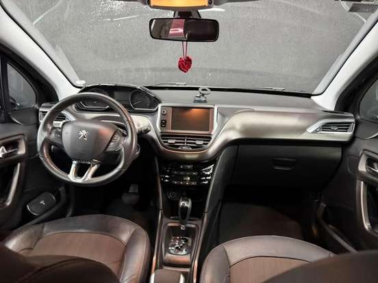 PEUGEOT-2008-2017