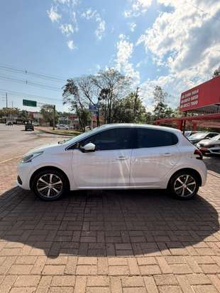 PEUGEOT-208-2016