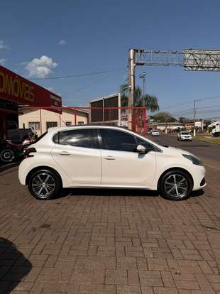PEUGEOT-208-1.6 GRIFFE 16V FLEX 4P AUTOMÁTICO PEUGEOT-208-2016