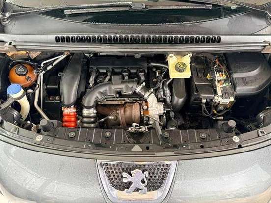PEUGEOT-3008-2010