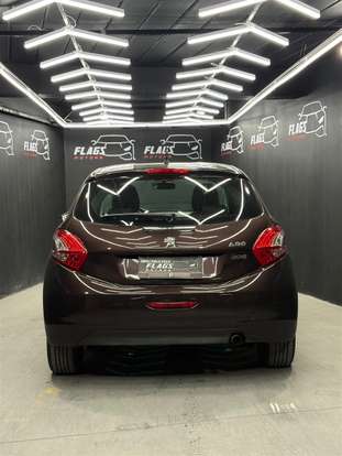 PEUGEOT-208-2013