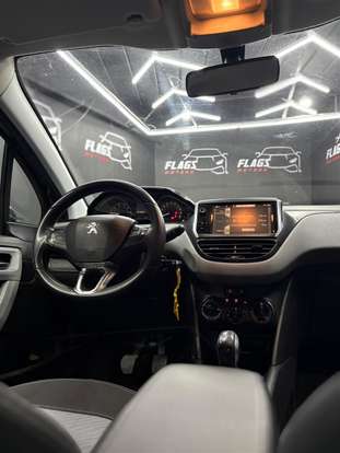 PEUGEOT-208-2013