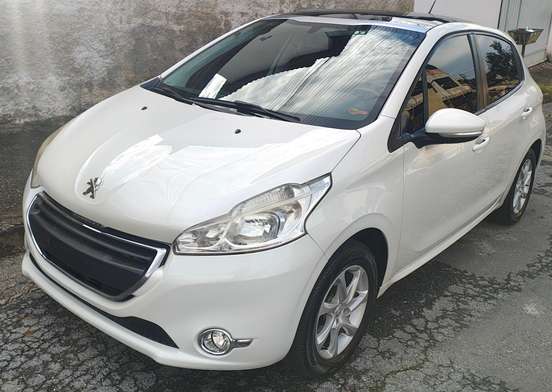 PEUGEOT-208-2014