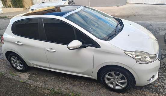PEUGEOT-208-2014